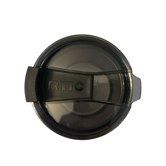 NWT RTIC Vacuum Insulated Stainless Steel Lowball Tumbler in Very Berry - Picture 3 of 3